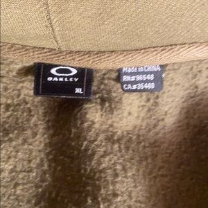 Oakley Hoodie Like New (Heavy)